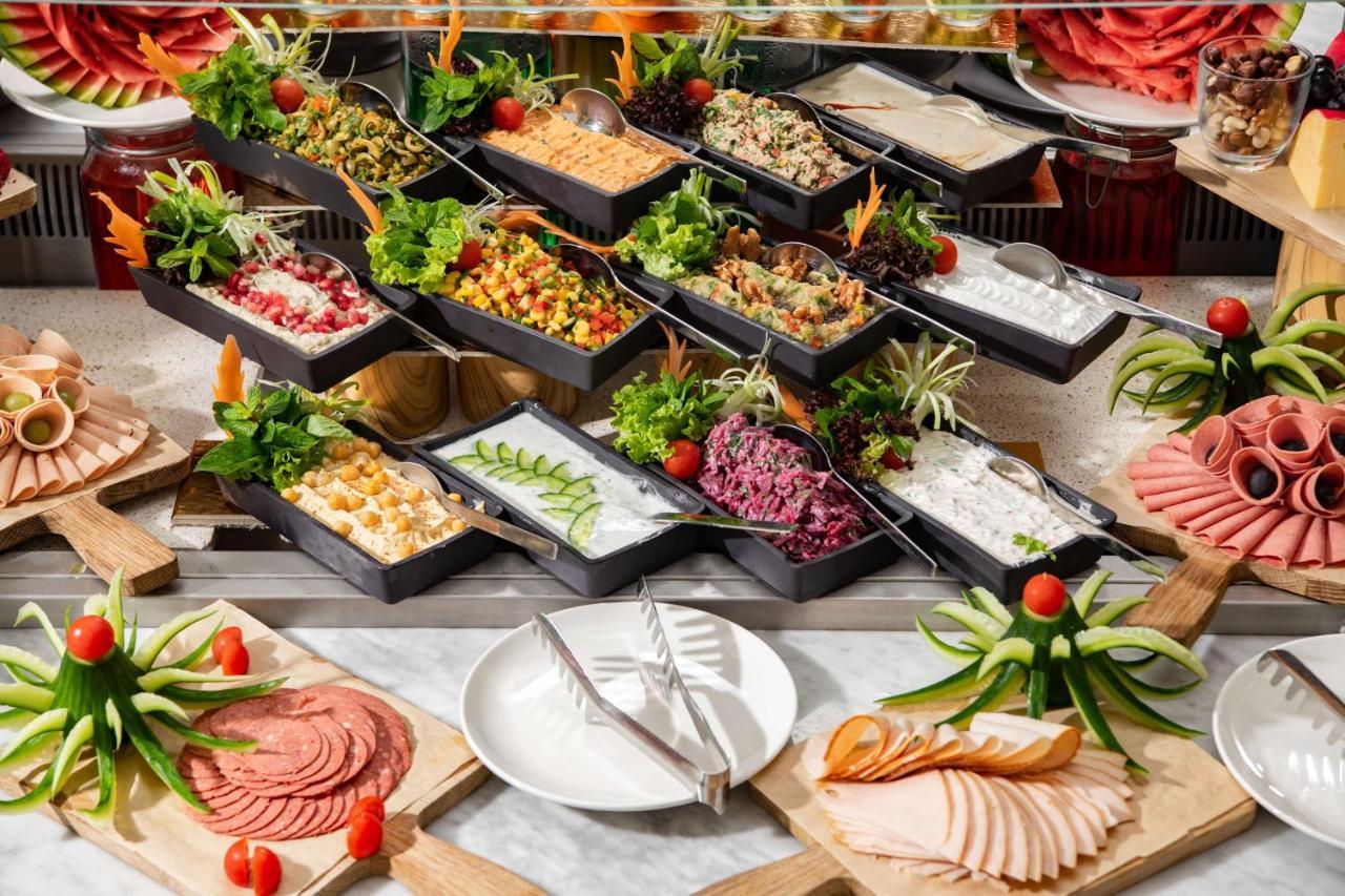Park Inn By Radisson Makkah Aziziyah Mecca Ngoại thất bức ảnh A buffet breakfast