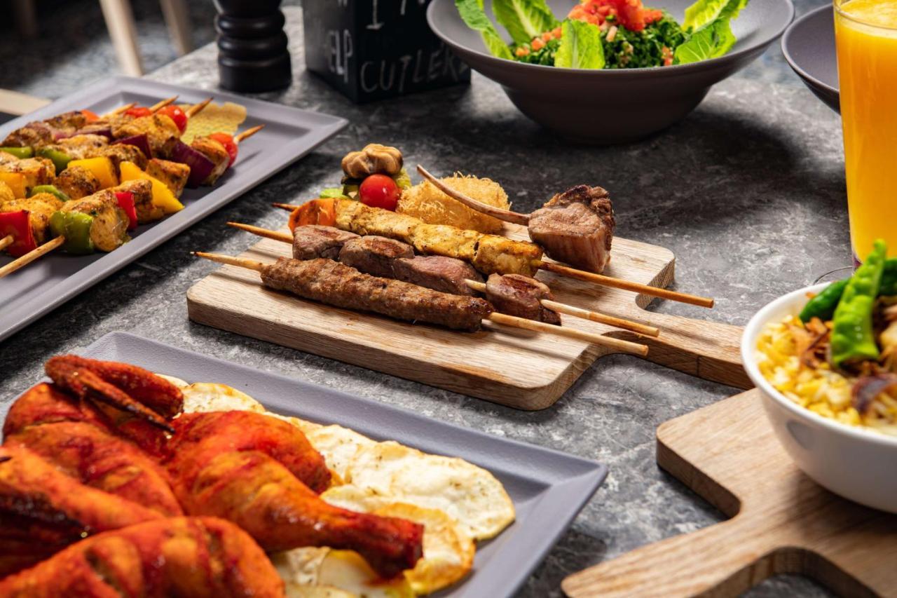 Park Inn By Radisson Makkah Aziziyah Mecca Ngoại thất bức ảnh A buffet at a luxury hotel