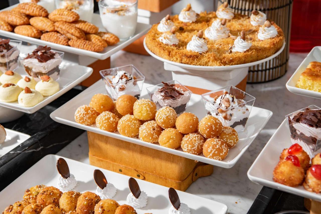 Park Inn By Radisson Makkah Aziziyah Mecca Ngoại thất bức ảnh A buffet at a luxury hotel