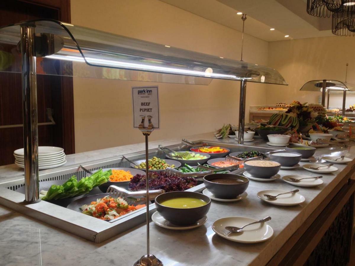 Park Inn By Radisson Makkah Aziziyah Mecca Ngoại thất bức ảnh Buffet at a luxury hotel